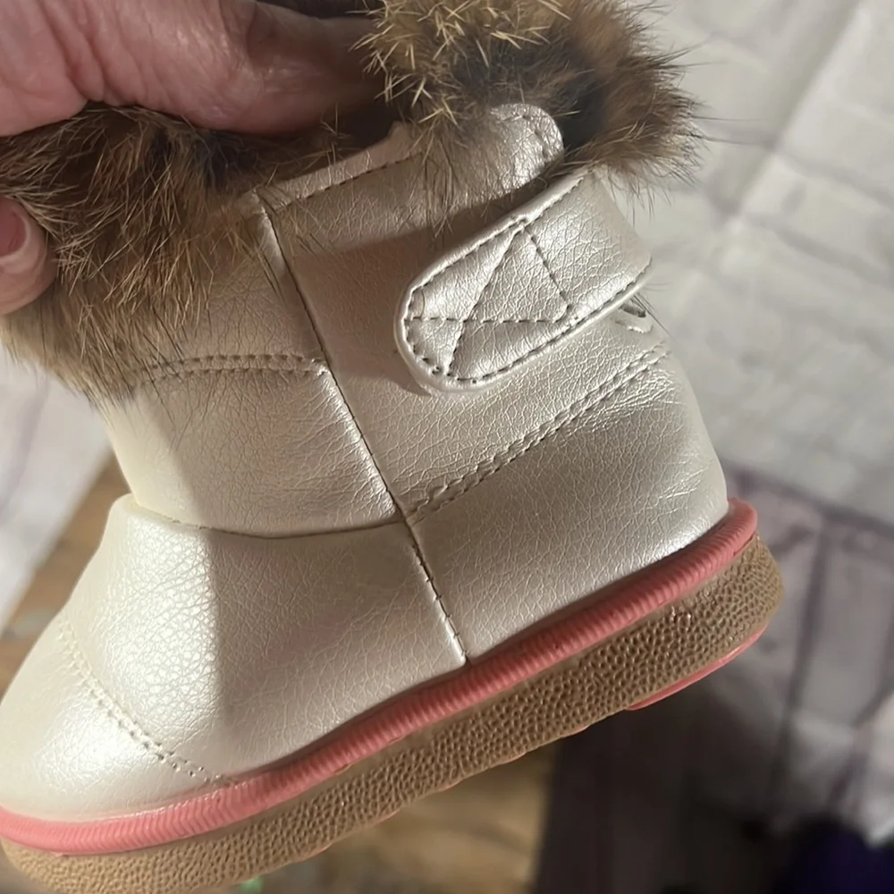 COPY - Size 5 1/2 Toddler fur edged winter boots Like new metallic finish Velcr…